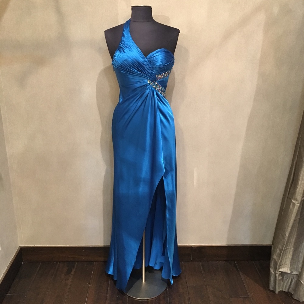Faviana Size 4 Gown